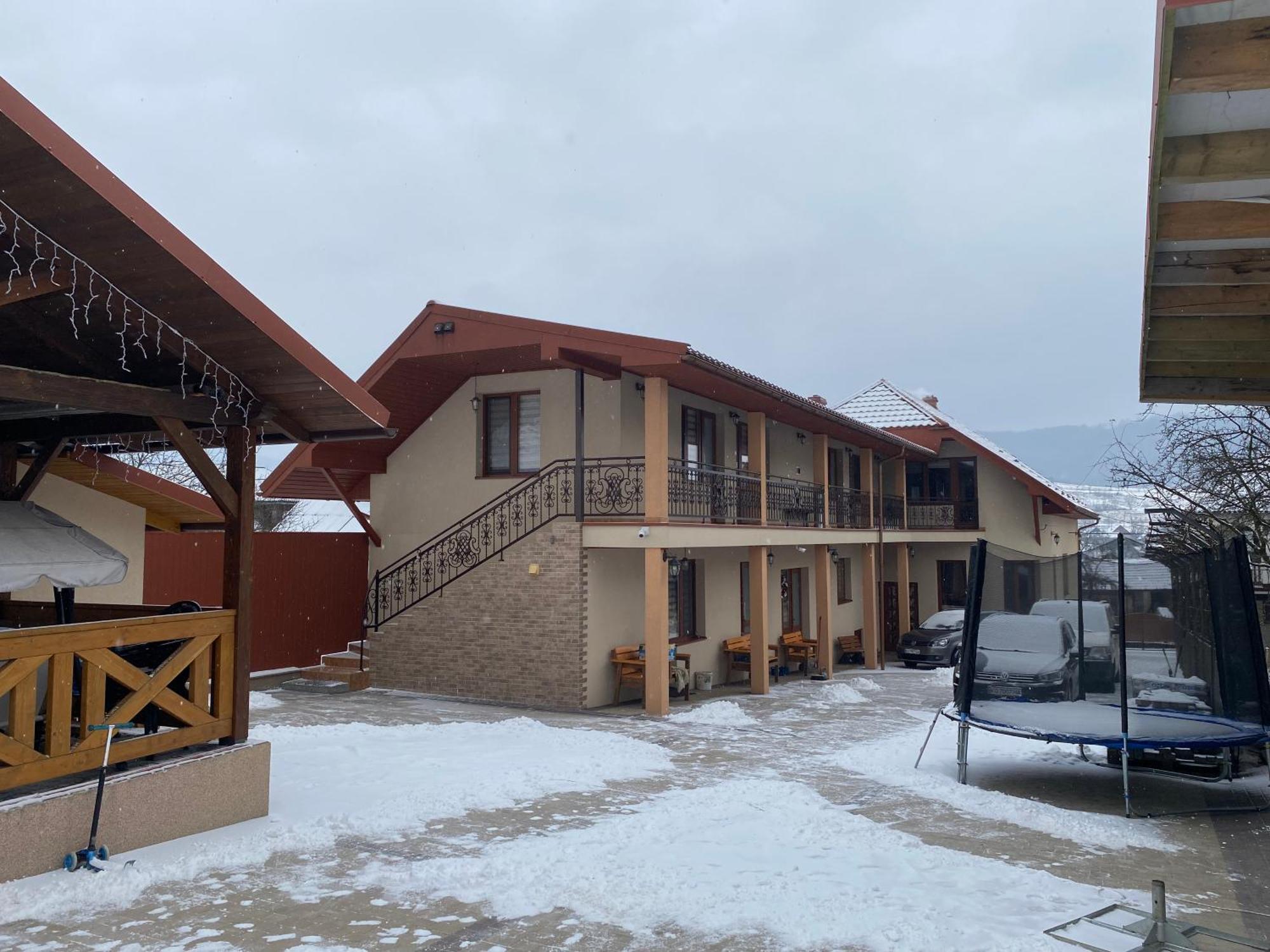 Садиба У Дохтора Відпочинок У Карпатах Golubinoye Exterior foto